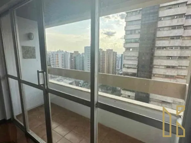 Apartamento 3 quartos e 2 banheiros, à venda, no bairro Centro em Londrina