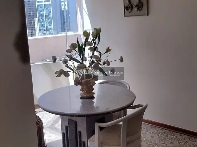 Apartamento com 568m² 5 quartos e 6 banheiros, à venda, no bairro Centro em Londrina