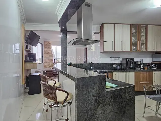 Apartamento com 133m² 3 quartos e 3 banheiros, à venda, no bairro Água Verde em Curitiba