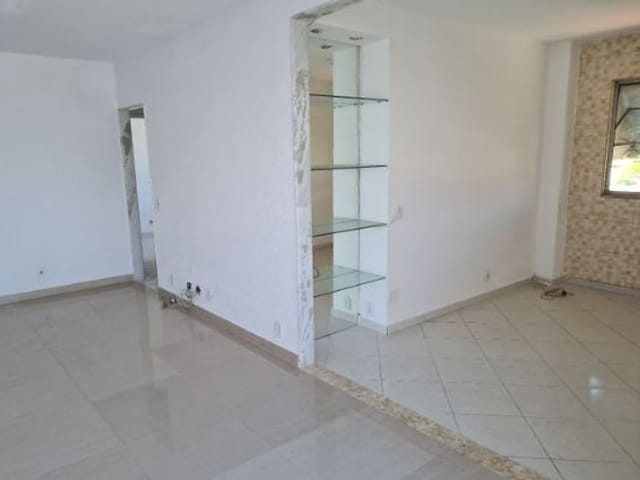 Apartamento com 130m² 2 quartos e 1 banheiro, à venda, no bairro Praça Seca em Rio de Janeiro