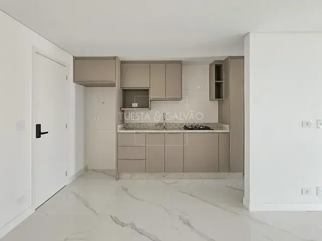 Apartamento com 63m² 2 quartos e 2 banheiros, à venda, no bairro Cristo Rei em Curitiba
