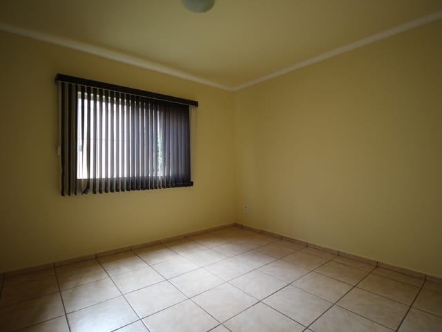 Apartamento com 62m² 2 quartos e 1 banheiro, para alugar, no bairro Uvaranas em Ponta Grossa