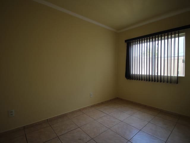 Apartamento com 62m² 2 quartos e 1 banheiro, para alugar, no bairro Uvaranas em Ponta Grossa