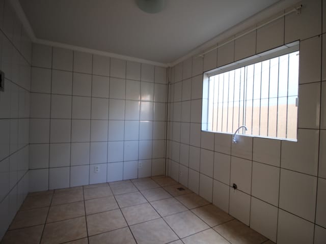 Apartamento com 62m² 2 quartos e 1 banheiro, para alugar, no bairro Uvaranas em Ponta Grossa
