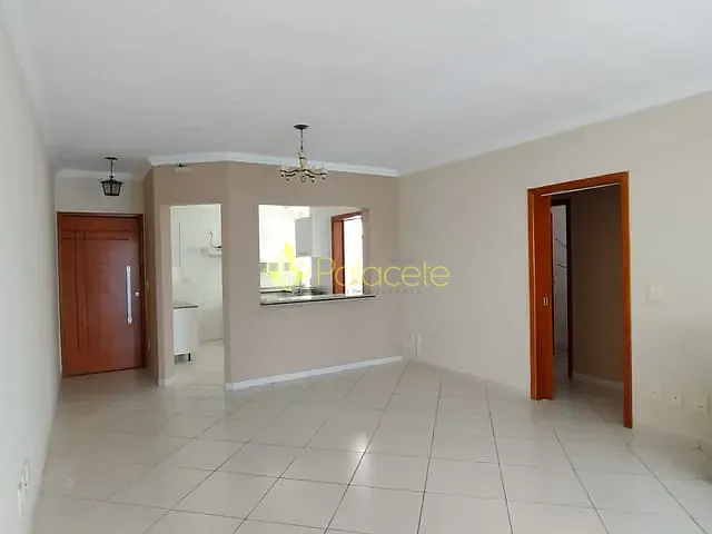 Apartamento com 106m² 3 quartos e 2 banheiros, para alugar, no bairro Centro em Pindamonhangaba