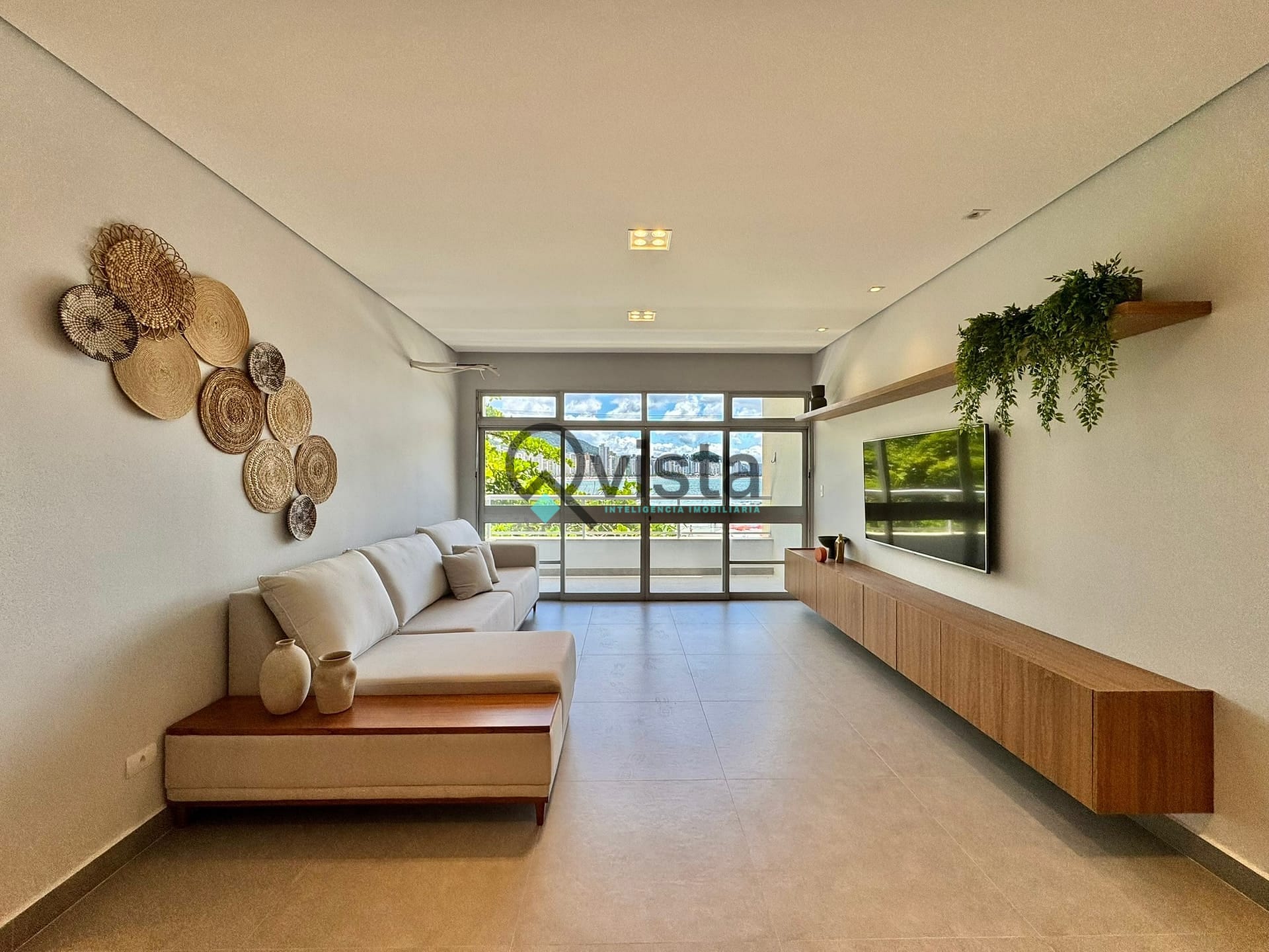 Apartamento à venda com 3 quartos, 150m² - Foto 1