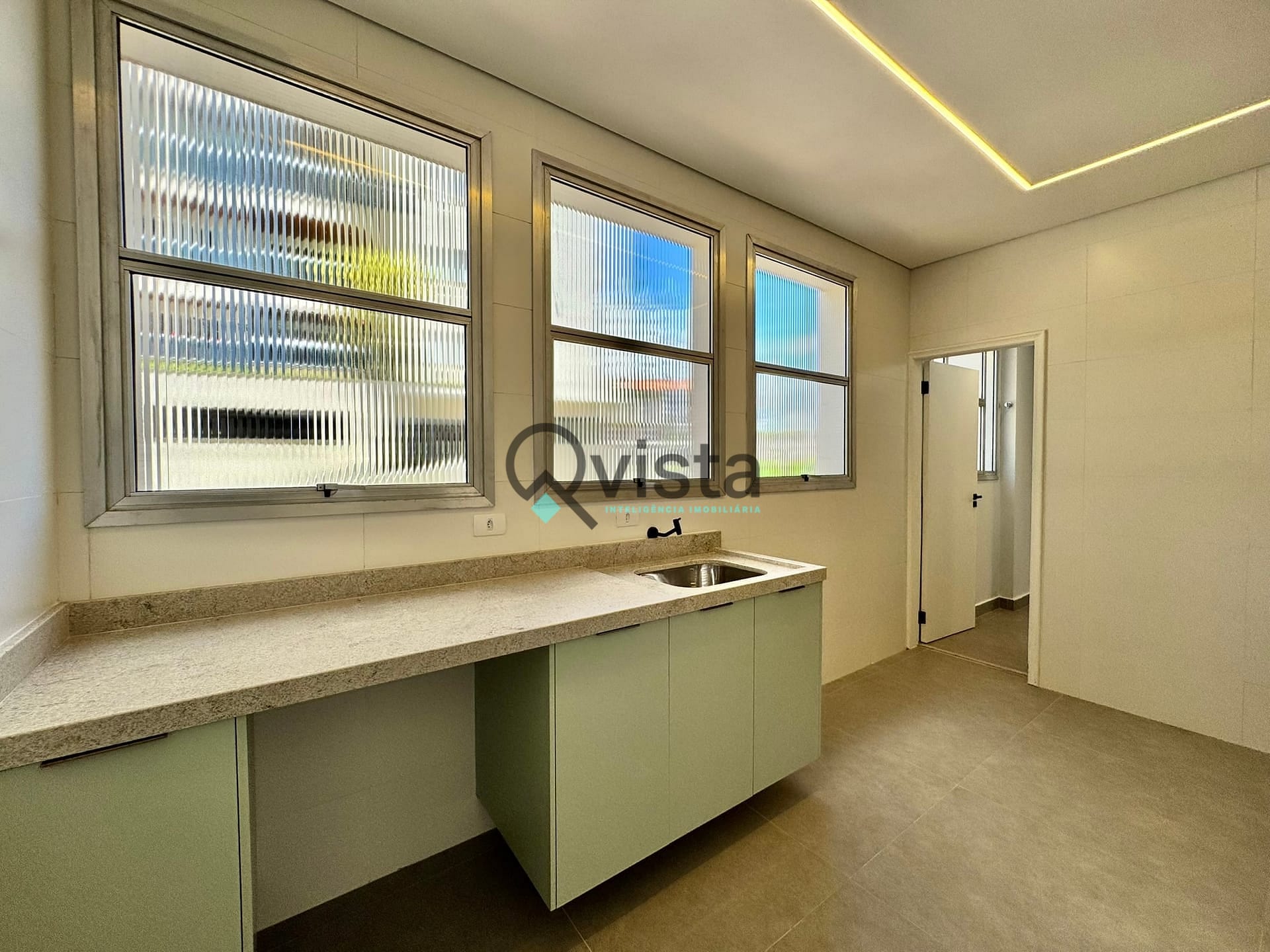 Apartamento à venda com 3 quartos, 150m² - Foto 35