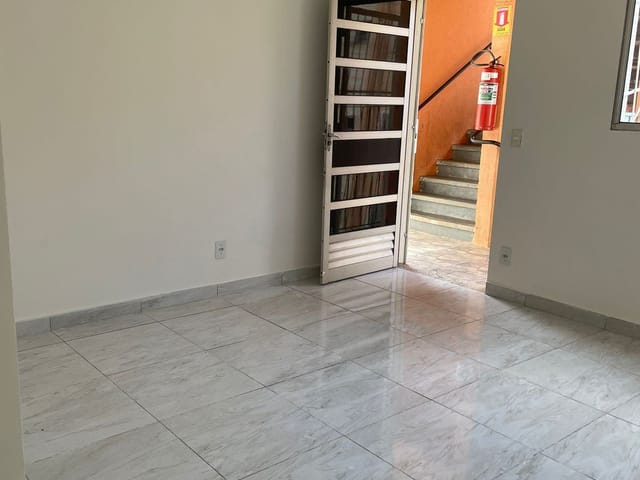 Apartamento 2 quartos e 1 banheiro, à venda, no bairro Vista do Sol em Belo Horizonte