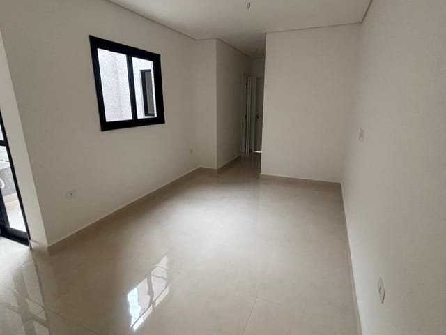 Apartamento 2 quartos e 2 banheiros, à venda, no bairro Utinga em Santo André