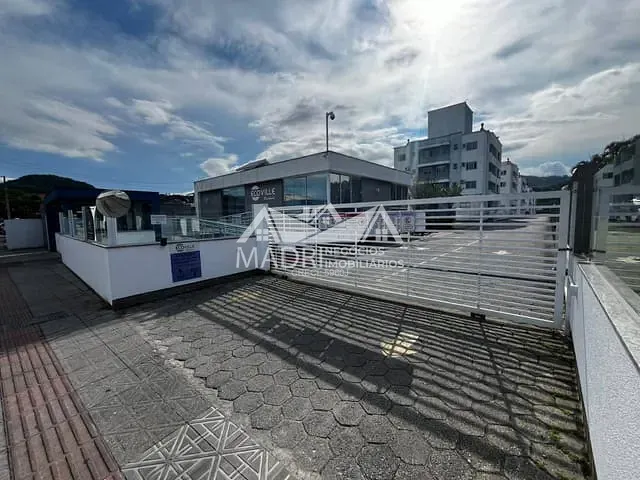 Apartamento 2 quartos e 1 banheiro, para alugar, no bairro São Sebastião em Palhoça