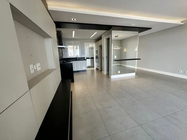 Apartamento com 211m² 3 quartos e 3 banheiros, para alugar, no bairro Gleba Palhano em Londrina