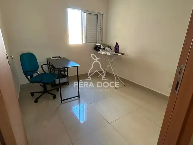 Apartamento 2 quartos e 2 banheiros, à venda ou para alugar, no bairro Olinda em Uberaba