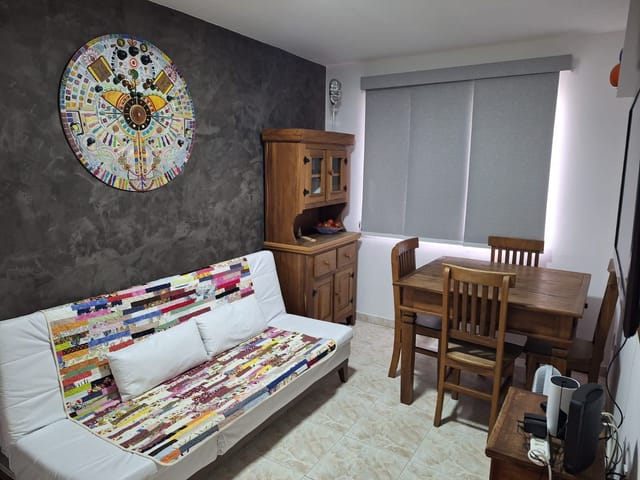Apartamento com 50m² 2 quartos e 1 banheiro, para alugar, no bairro Pechincha em Rio de Janeiro