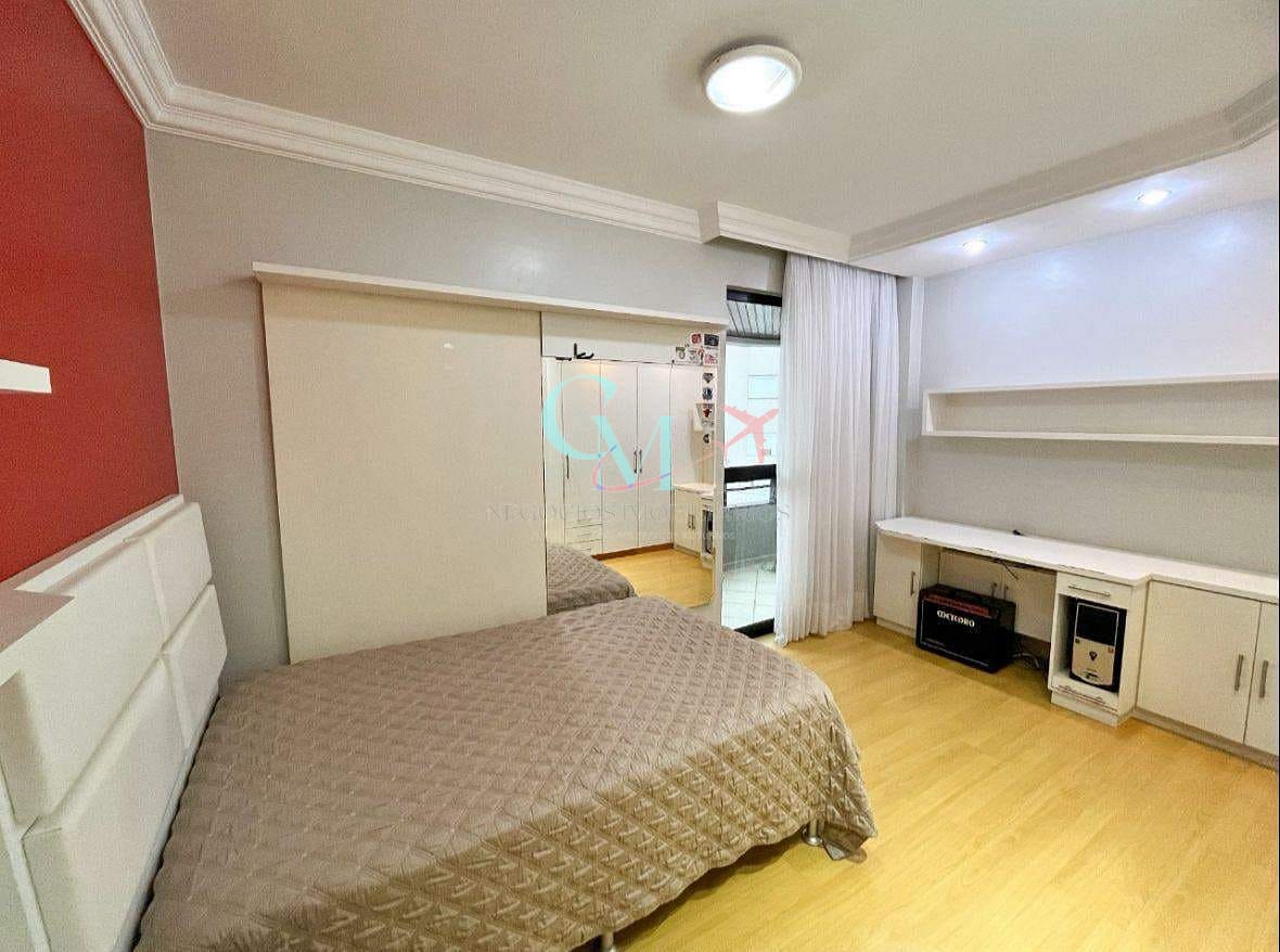 Apartamento, 3 quartos, 241 m² - Foto 3