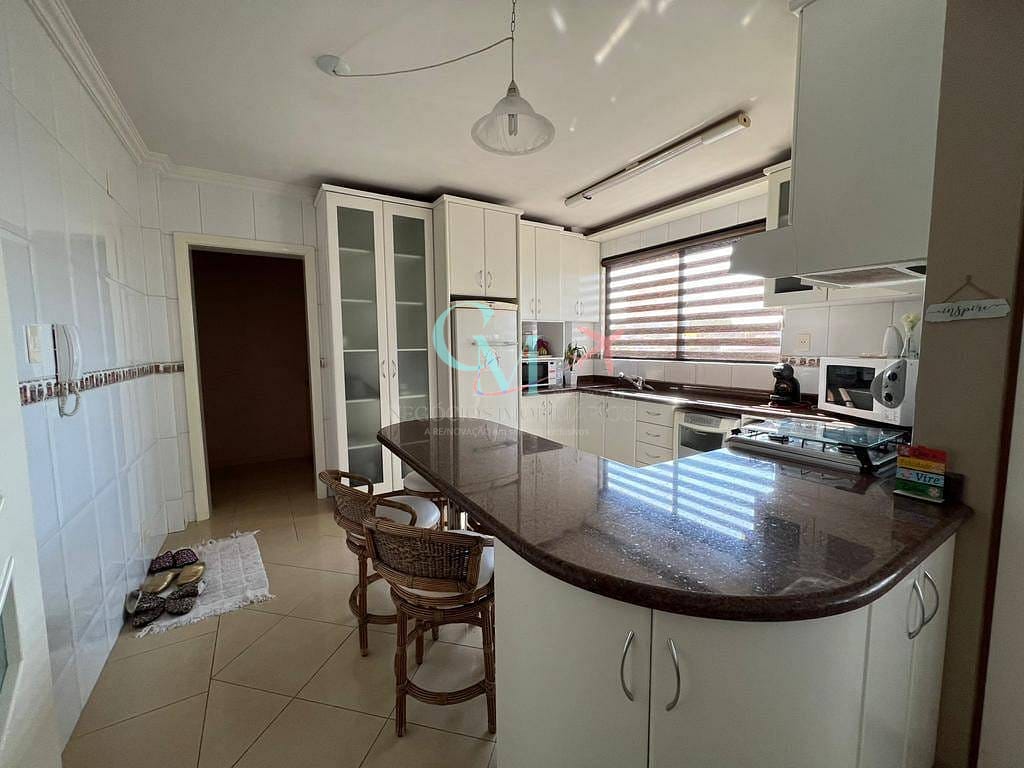 Apartamento, 3 quartos, 241 m² - Foto 12