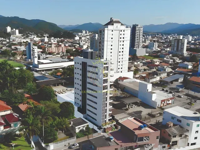 Apartamento 3 quartos e 4 banheiros, à venda, no bairro Centro em Camboriú