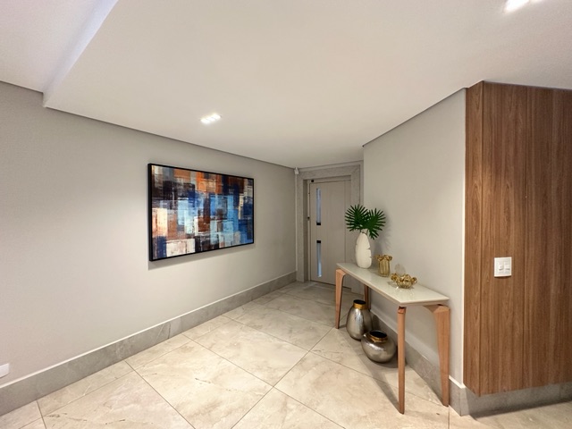 Apartamento 3 quartos e 4 banheiros, à venda, no bairro Centro em Londrina
