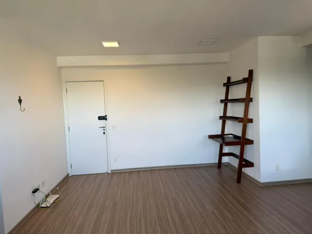 Apartamento com 10m² 2 quartos e 2 banheiros, para alugar, no bairro Vivendas Do Arvoredo em Londrina