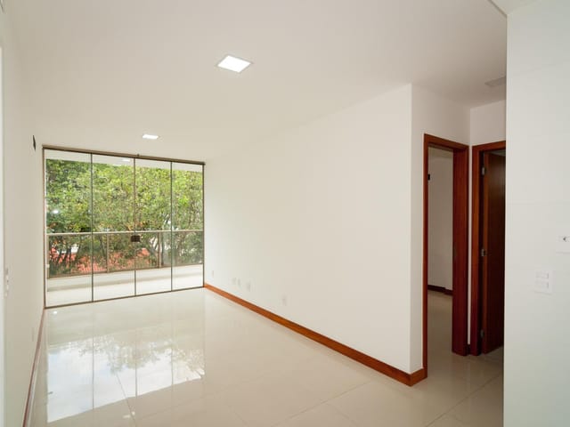Apartamento 2 quartos e 2 banheiros, à venda, no bairro Praia do Canto em Vitória
