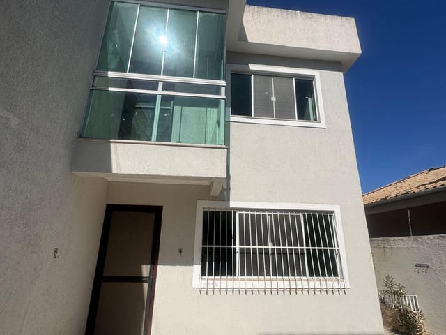 Apartamento 2 quartos e 2 banheiros, à venda, no bairro CHACARA MARILEIA em Rio das Ostras