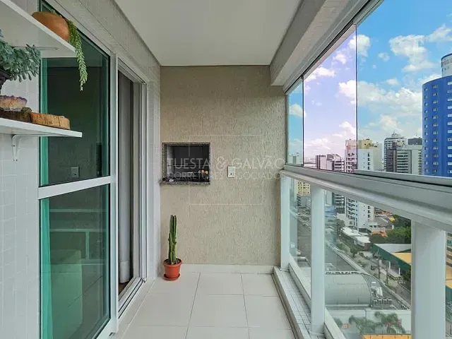 Apartamento com 65m² 2 quartos e 2 banheiros, à venda, no bairro Centro em Curitiba
