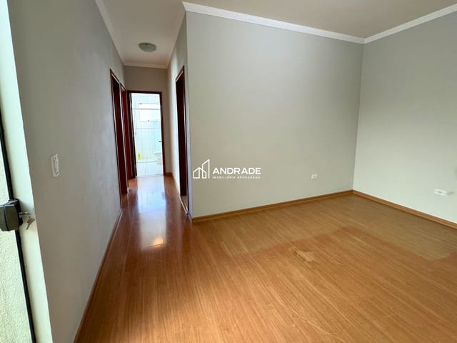 Apartamento 2 quartos e 1 banheiro, para alugar, no bairro Centro em Apucarana