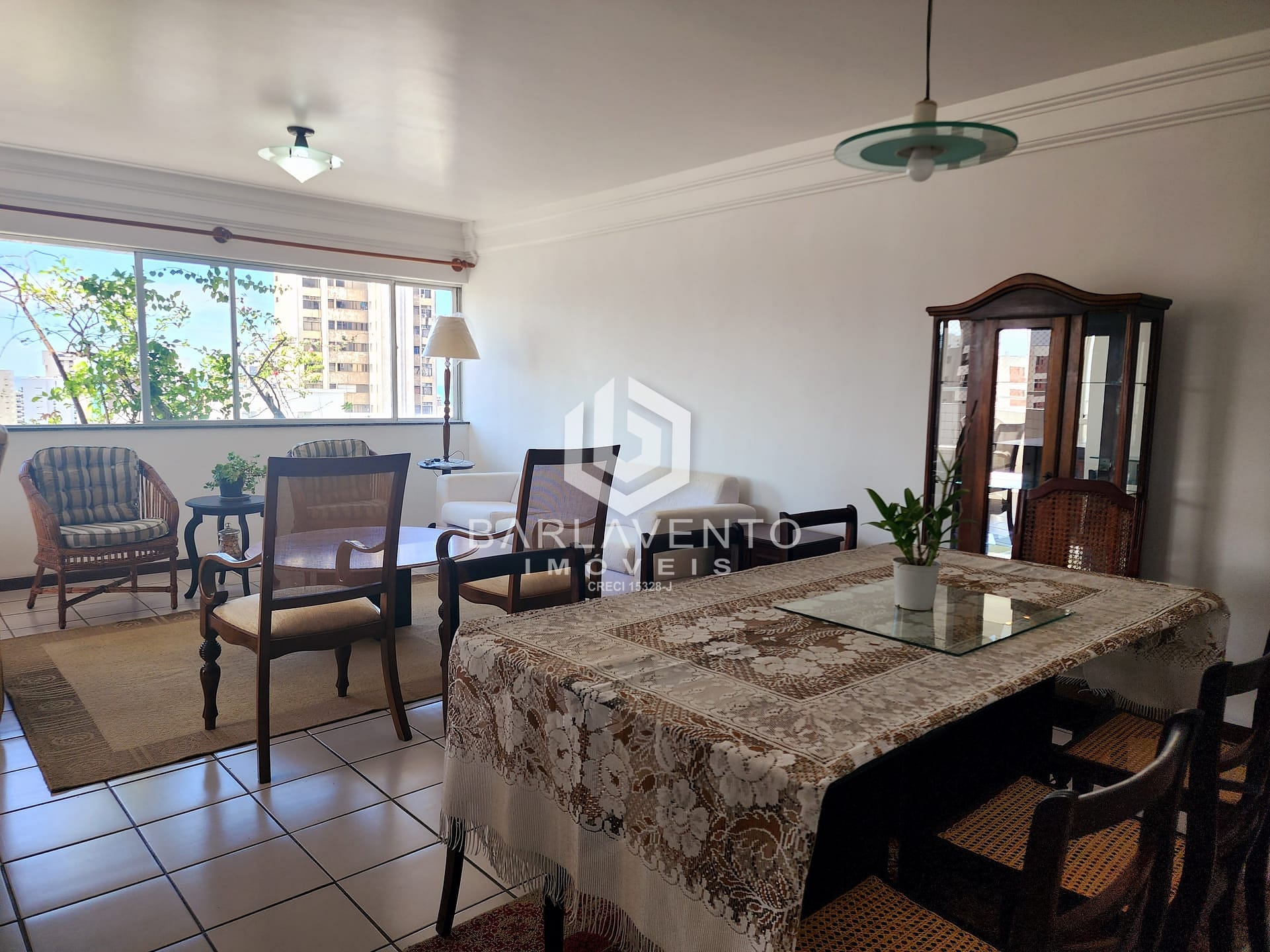 Apartamento à venda e aluguel com 3 quartos, 136m² - Foto 2