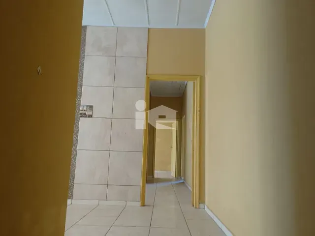 Apartamento 3 quartos e 2 banheiros, para alugar, no bairro Centro em Rolândia