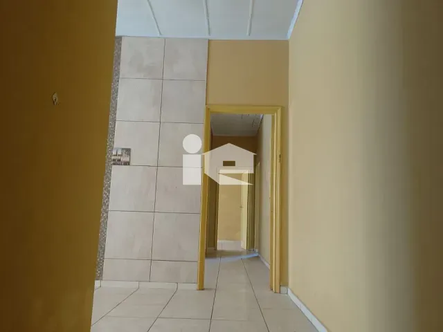 Apartamento 3 quartos e 2 banheiros, para alugar, no bairro Centro em Rolândia