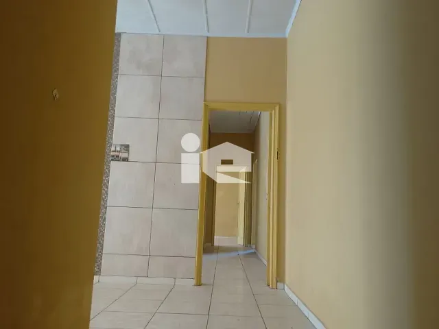 Apartamento 3 quartos e 2 banheiros, para alugar, no bairro Centro em Rolândia