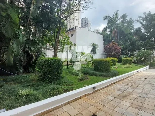 Apartamento 2 quartos e 2 banheiros, à venda, no bairro Moema em São Paulo