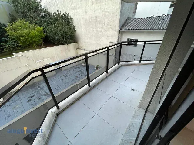 Apartamento 2 quartos e 1 banheiro, para alugar, no bairro Centro em Florianópolis