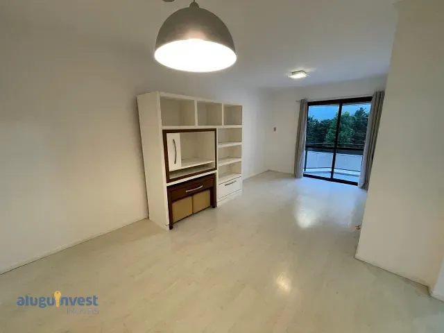 Apartamento 2 quartos e 1 banheiro, para alugar, no bairro Centro em Florianópolis