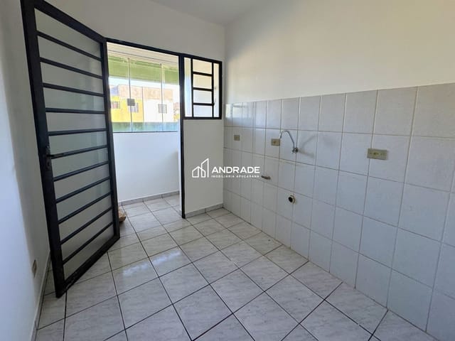 Apartamento 3 quartos e 1 banheiro, para alugar, no bairro Loteamento Residencial Villágio Di Roma em Apucarana
