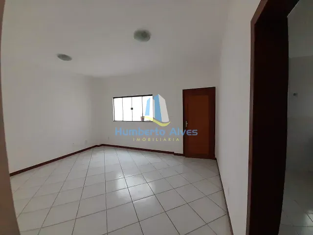 Apartamento com 168m² 3 quartos e 2 banheiros, para alugar, no bairro Candeias em Vitória da Conquista