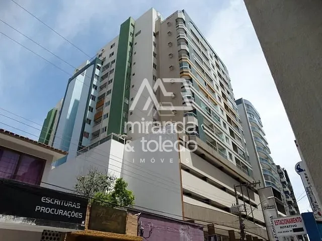 Apartamento com 270m² 4 quartos e 5 banheiros, à venda, no bairro Centro em Guarapari