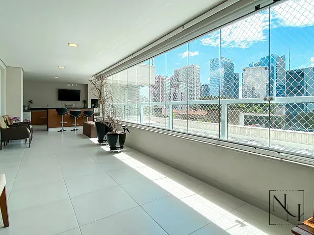 Apartamento com 250m² 4 quartos e 6 banheiros, à venda, no bairro Chácara Santo Antônio em São Paulo