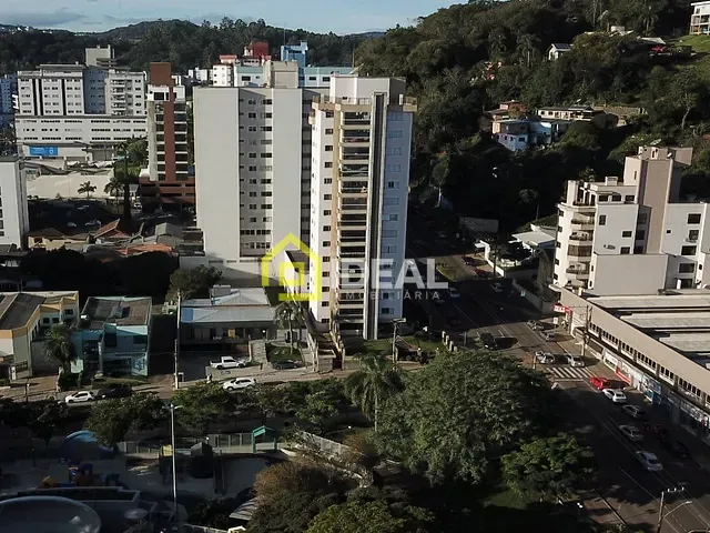Apartamento 5 quartos e 4 banheiros, à venda, no bairro Centro em Concórdia