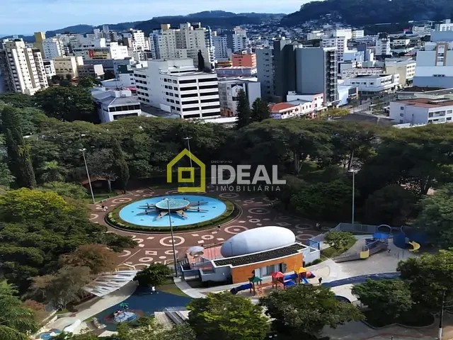 Apartamento 5 quartos e 4 banheiros, à venda, no bairro Centro em Concórdia