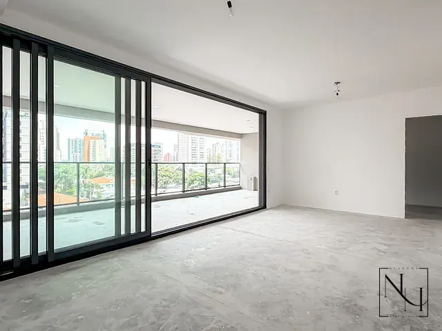 Apartamento com 194m² 4 quartos e 6 banheiros, à venda, no bairro Brooklin Paulista em São Paulo