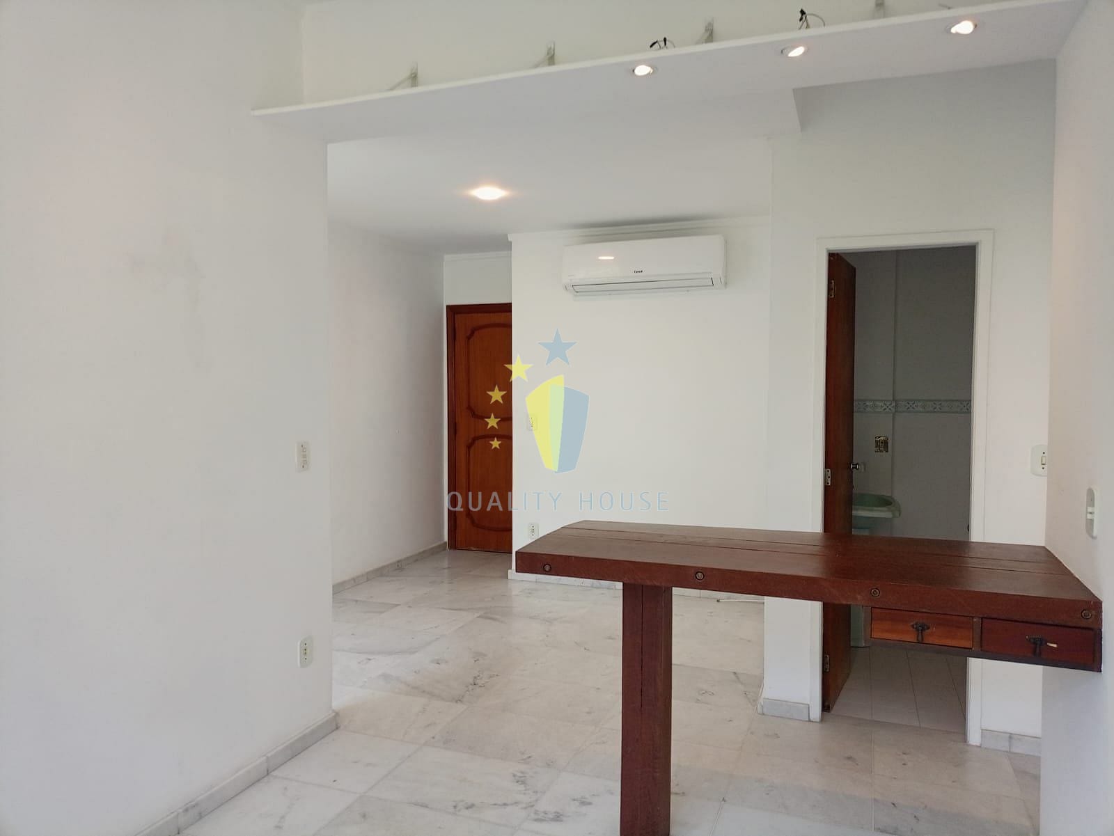 Apartamento para alugar com 1 quarto, 55m² - Foto 1