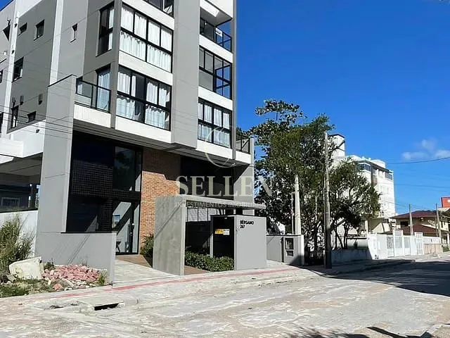 Apartamento 3 quartos e 2 banheiros, à venda, no bairro Mariscal em Bombinhas