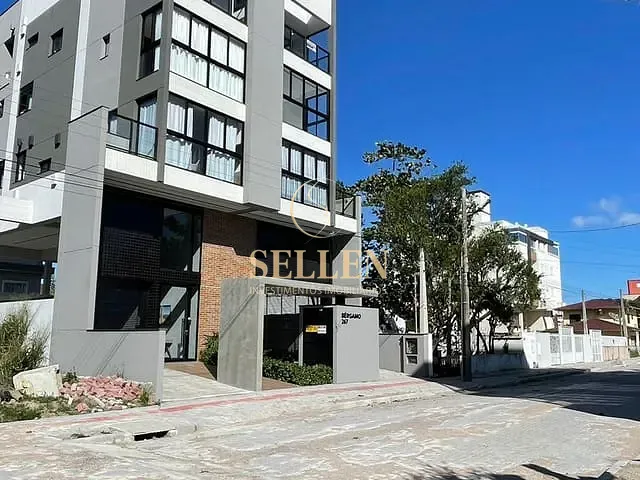 Apartamento 3 quartos e 2 banheiros, à venda, no bairro Mariscal em Bombinhas