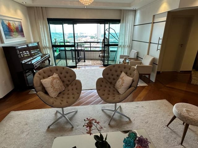 Apartamento 4 quartos e 3 banheiros, à venda, no bairro Centro em Franca