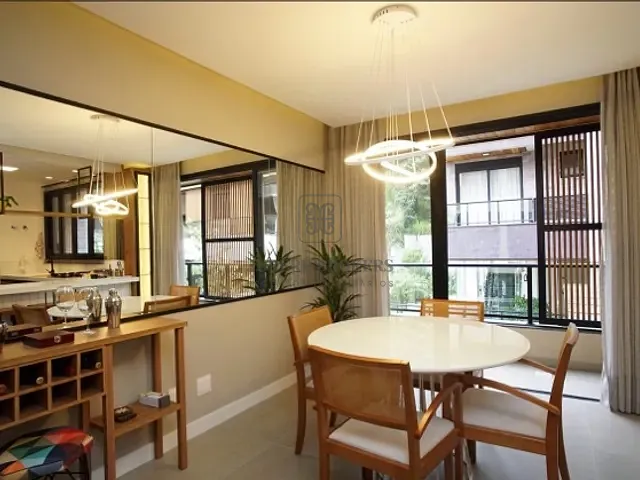 Apartamento 2 quartos e 3 banheiros, à venda, no bairro Jurerê em Florianópolis