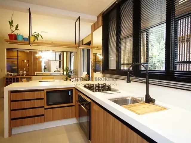 Apartamento 2 quartos e 3 banheiros, à venda, no bairro Jurerê em Florianópolis