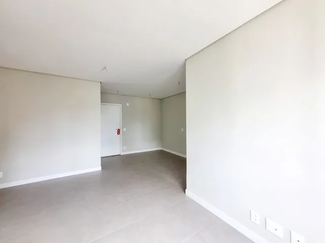 Apartamento com 10m² 2 quartos e 2 banheiros, à venda, no bairro Conjunto Habitacional Jamile Dequech em Londrina