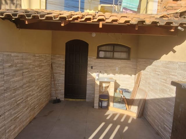 Apartamento 2 quartos e 2 banheiros, à venda, no bairro Jardim Campomar em Rio das Ostras
