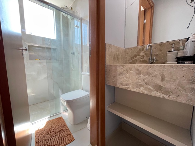 Apartamento 2 quartos e 1 banheiro, para alugar, no bairro Cabral em Contagem