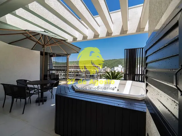 Casa com 79m² 2 quartos e 2 banheiros, à venda, no bairro centro em Bombinhas